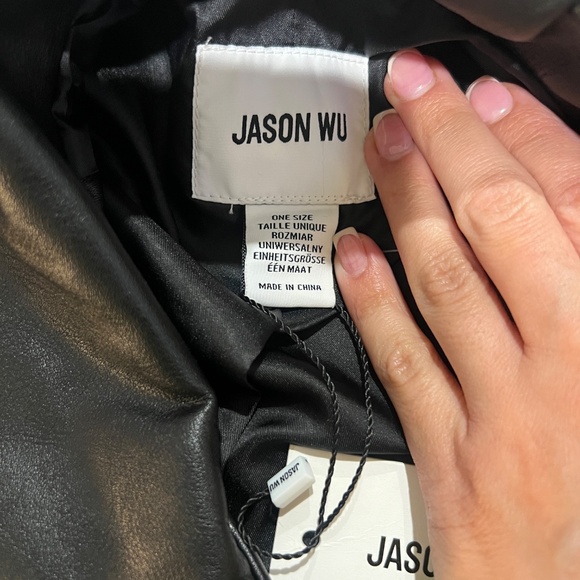 ❌❌SOLD❌❌⭐️Jason Wu Faux Leather Cape ⭐️ - Picture 6 of 11